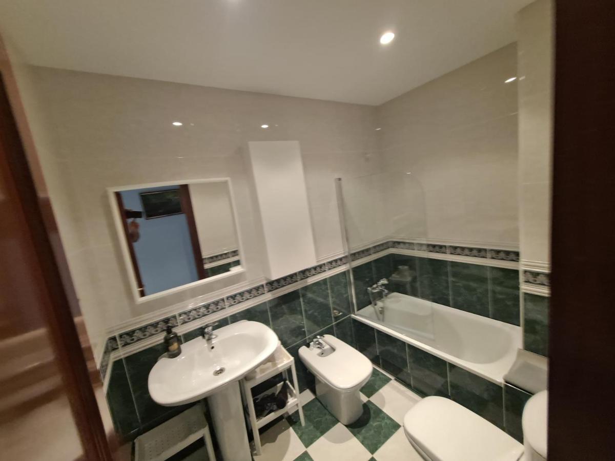 Apartamento Con Vistas, Amplio Y Luminoso Monforte De Lemos Luaran gambar