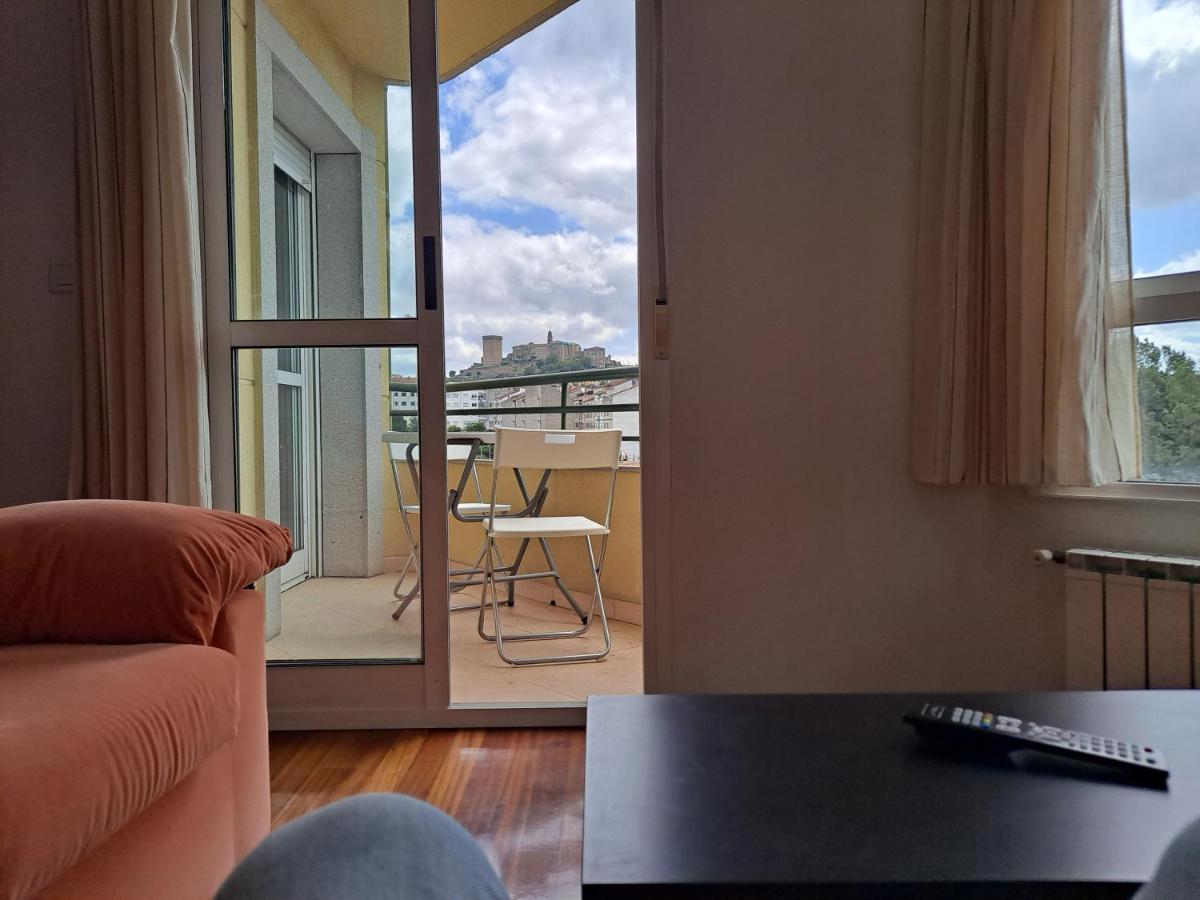 Apartamento Con Vistas, Amplio Y Luminoso Monforte De Lemos Luaran gambar